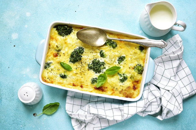 Cheesy chicken broccoli casserole