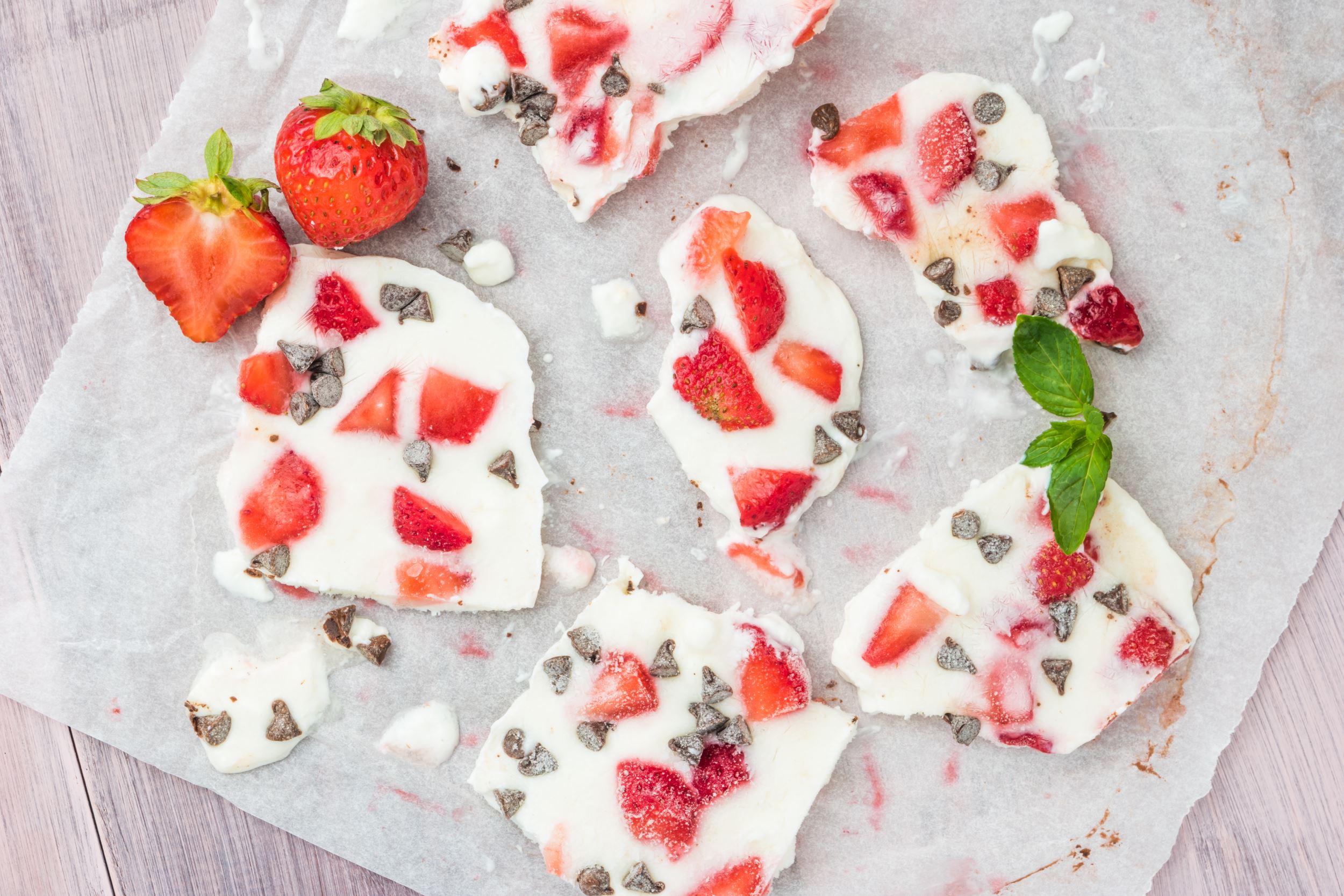 Dark chocolate strawberry bark