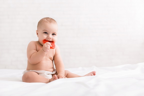 Teething child? Products to Avoid and Tips that Work