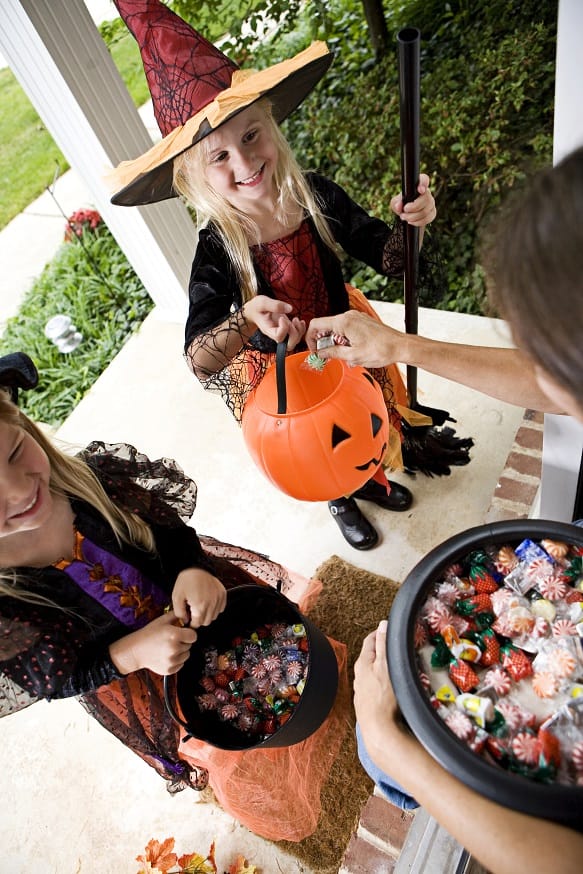 Lifestyle_Handing Out Halloween Candy_Caucasian